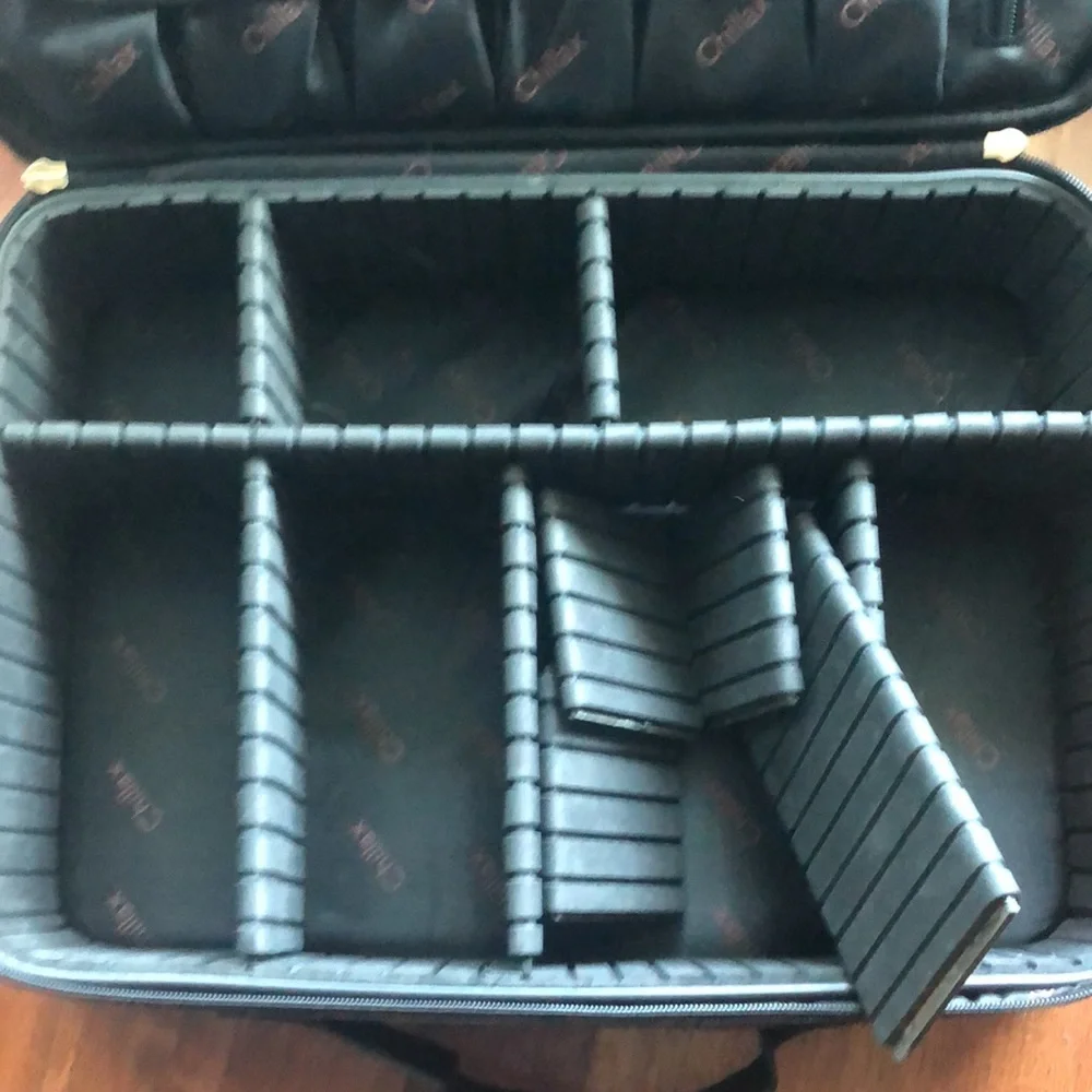 Great Carry-on or Storage Make-up Bag - Picture 4 of 6